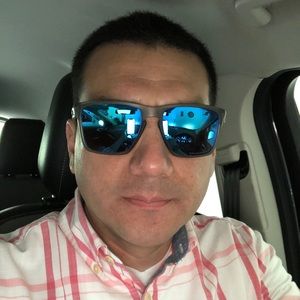 Meet your Posher, Henry